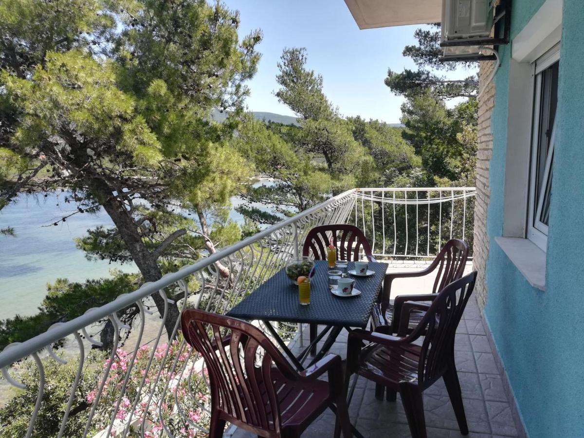 Apartman Volarevic Donji Karin Екстериор снимка