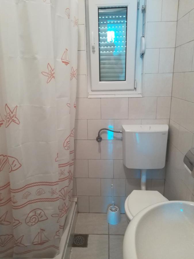 Apartman Volarevic Donji Karin Екстериор снимка