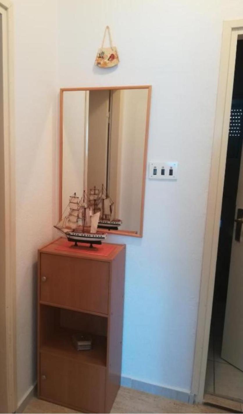 Apartman Volarevic Donji Karin Екстериор снимка