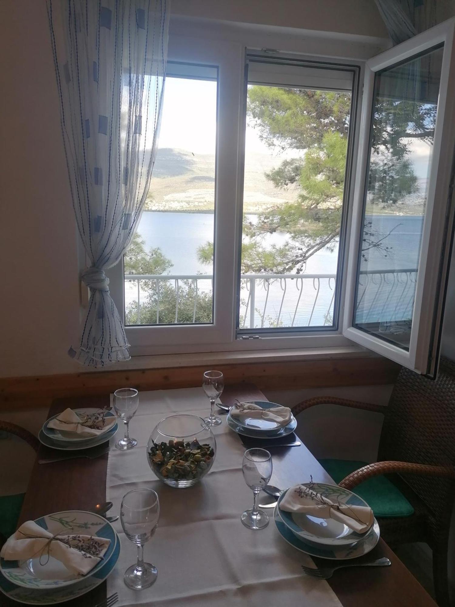 Apartman Volarevic Donji Karin Екстериор снимка