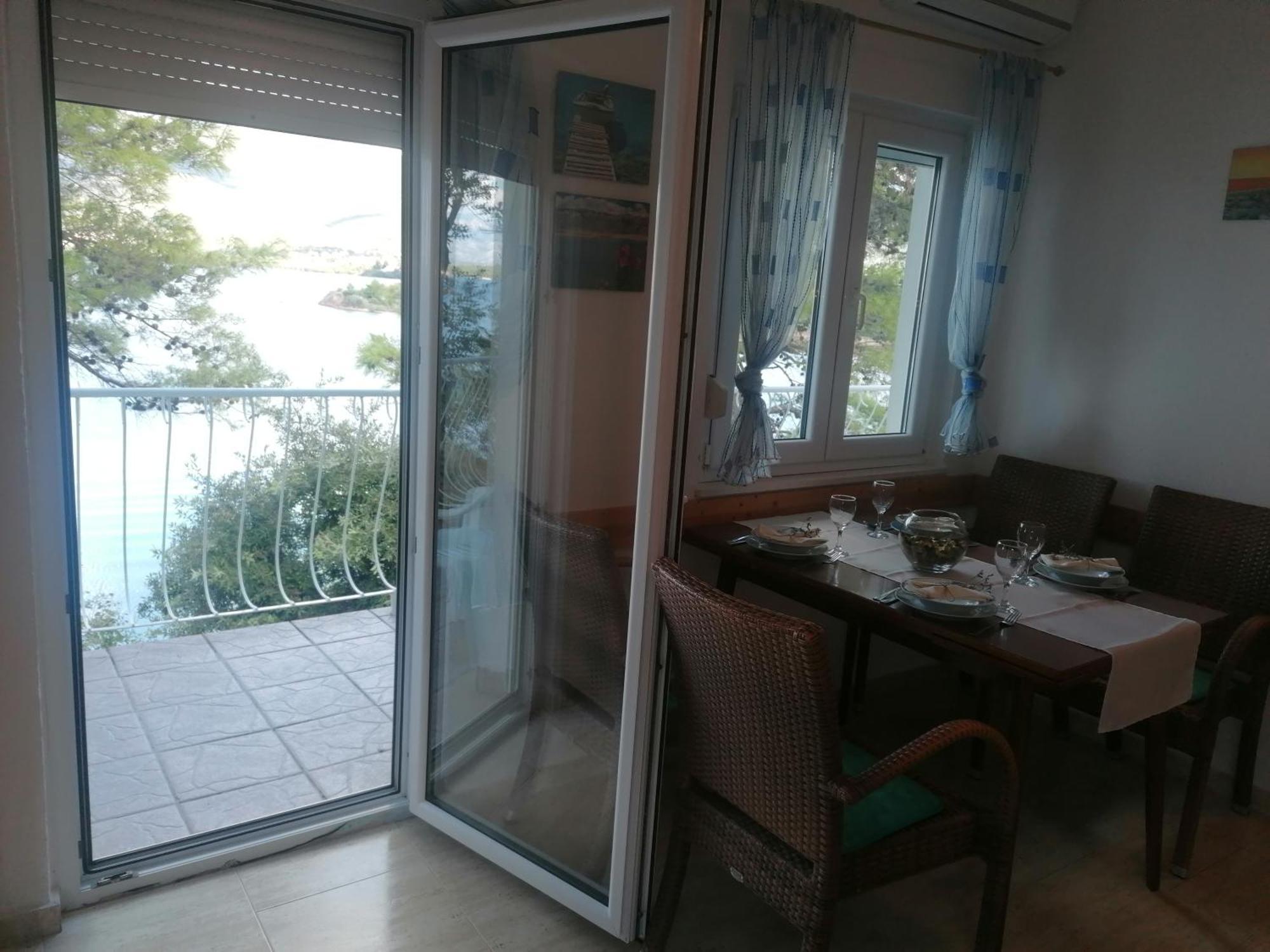 Apartman Volarevic Donji Karin Екстериор снимка