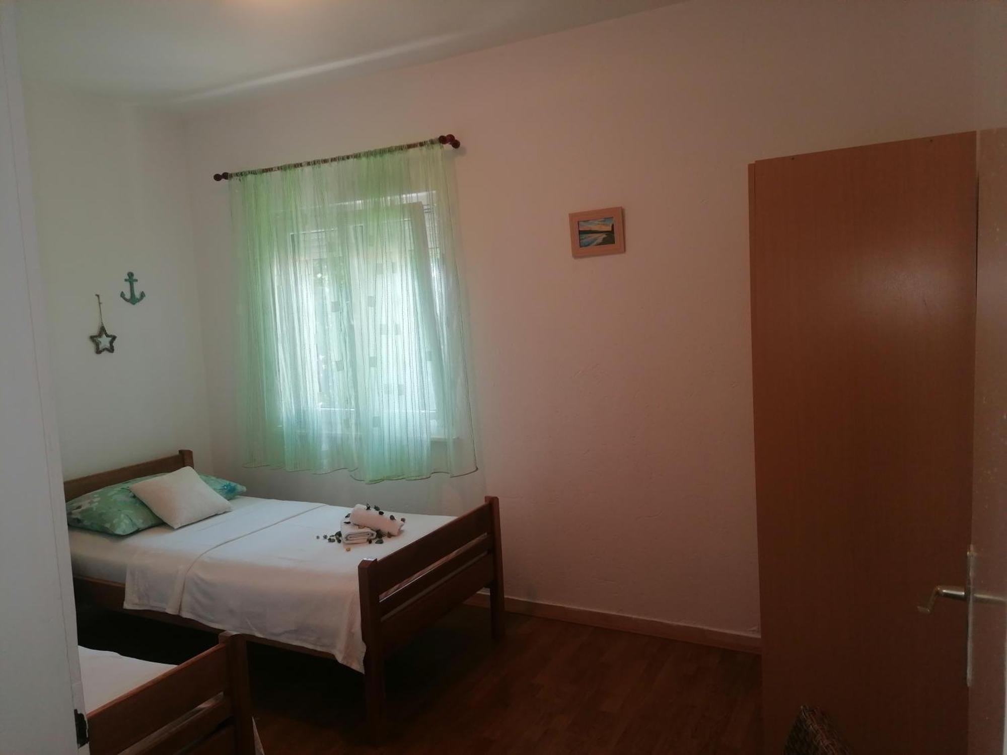 Apartman Volarevic Donji Karin Екстериор снимка