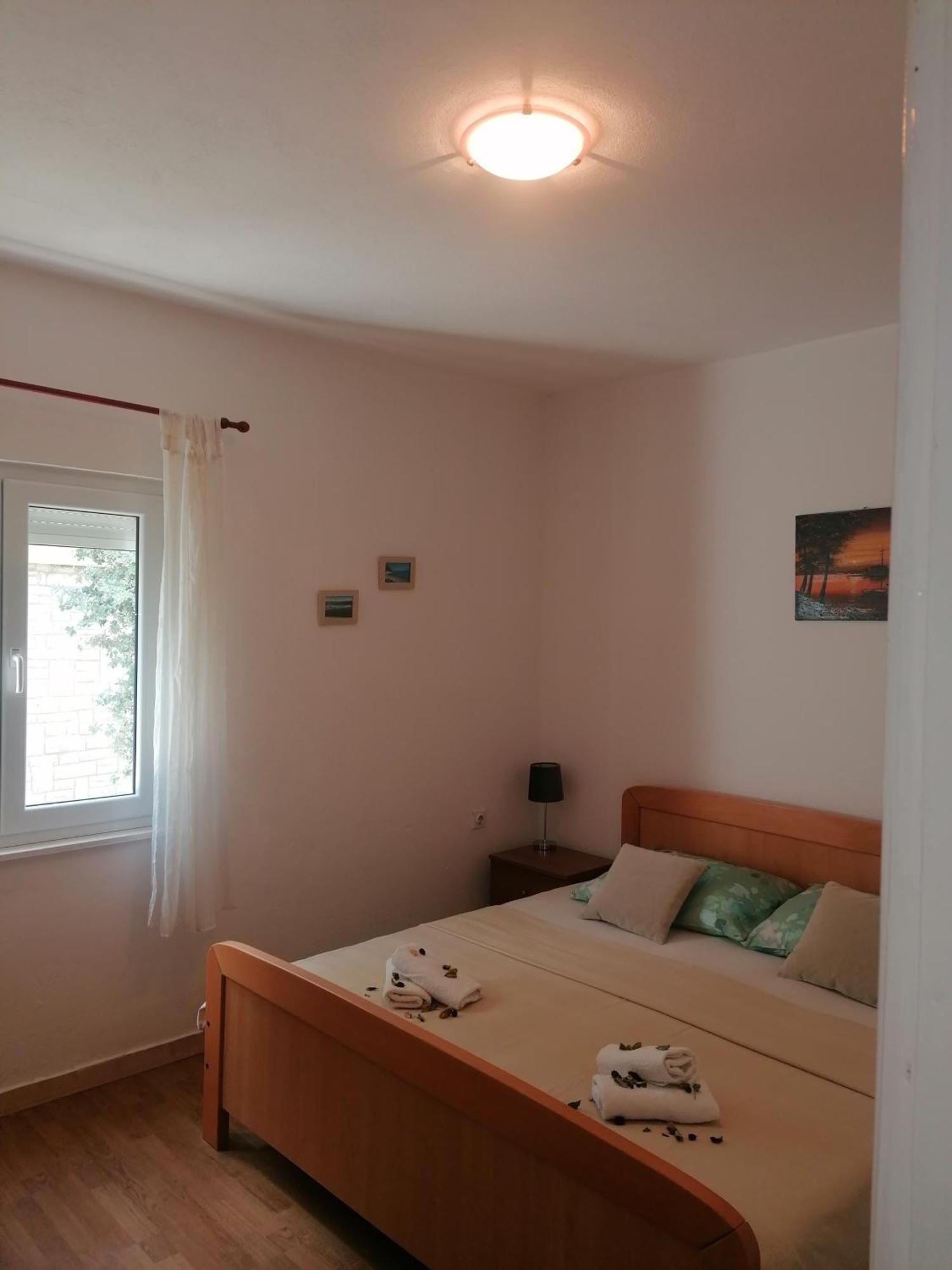 Apartman Volarevic Donji Karin Екстериор снимка